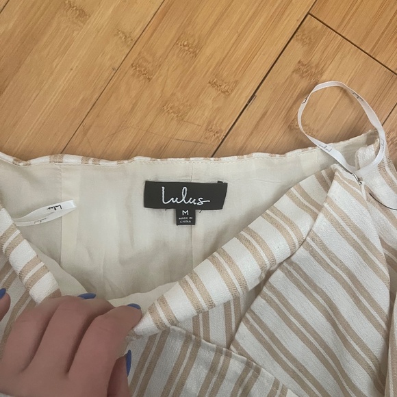 NWT Lulu's white and gold striped wrap mini skirt - Picture 4 of 5